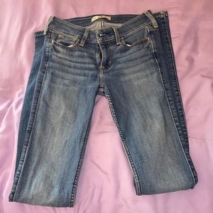Blue Hollister boot cut jeans. Good as new.